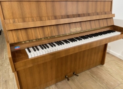 Blüthner Klavier, 112cm in Nussbaum