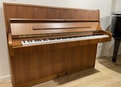 Sauter Klavier 108 cm Nussbaum satiniert