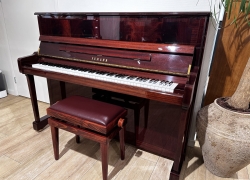 yamaha piano v118 mahonie 1