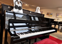 yamaha piano zwart hoogglans sil 4